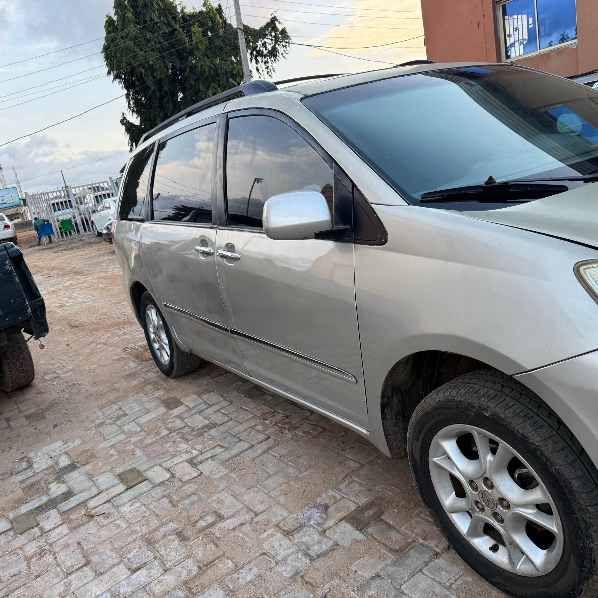 A picture of Toks Standard Toyota Sienna 2006model Untouched engine Untouched Gear direct