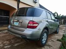 A picture of Mercedes Benz ml350