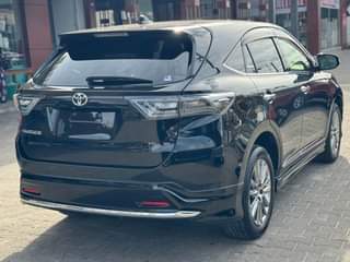 A picture of TOYOTA HARRIER