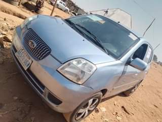 A picture of 2005 Kia Picato Kkhh