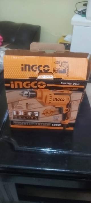 A picture of Blender 2ltrs 1 month used at 200k.....500 wats drill at