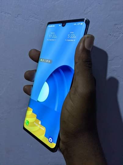 A picture of LG VELVET 128gb internal ram 8gb Tsh 250 000 0673587861