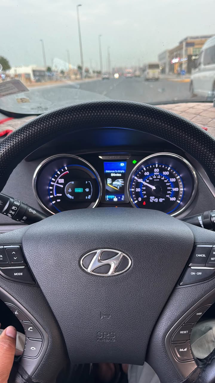 A picture of Hyundai Sonata 13 Model