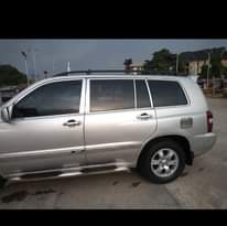 A picture of Neat and sound Toyota Highlander Ac is chilling Sound gear