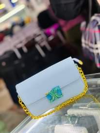 A picture of 0706 775771 watsp call 0757 115043