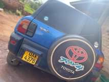 A picture of 99 Rav 4