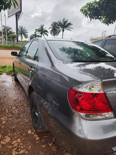 A picture of 2006 Toyota camry