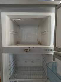 A picture of FRIJI YA BOSS BEI 270K KIPENGELE LABA YA MLANGO HAUFUNGI