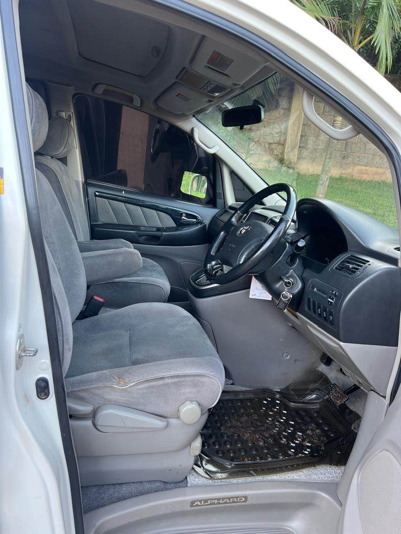 A picture of Alphard at 18m call 0703457898