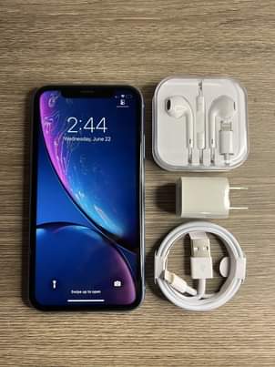A picture of iphone XS 128gb different colors original uk brand qualities in