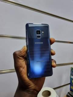 A picture of Samsung galaxy s9 250000shs