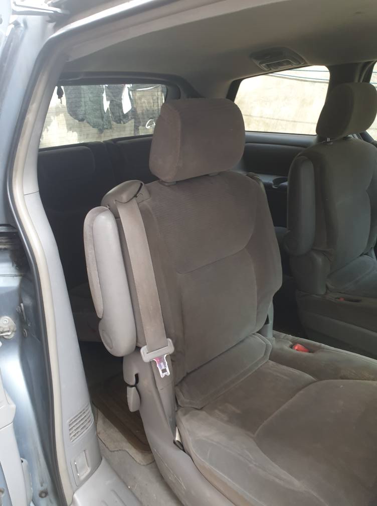 A picture of 04 Toyota Sienna