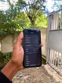 A picture of iPhone 11 Plain