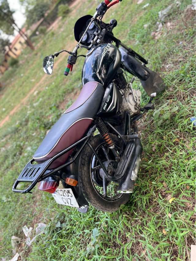A picture of PIKI PIKI KALLY AINA BOXER 125 C IMETUNZWA VZUR SANA
