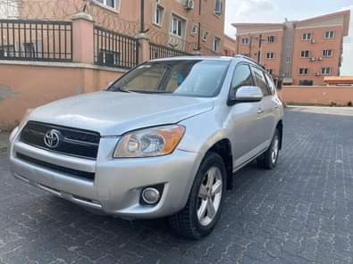 A picture of Reg Toyota RAV4 2011 Model Partly Painted V4 Venza Engine
