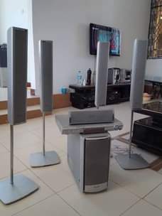 A picture of Wahi chukua home theater mziki mnene kwa bei kitonga350 000