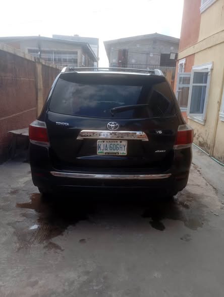 A picture of Registered Toyota Highlander 2008 upgraded up for sale