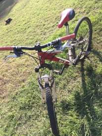 A picture of KARIBUNI sana Kwa yeyote yule atakaekuwa interested na hii bike