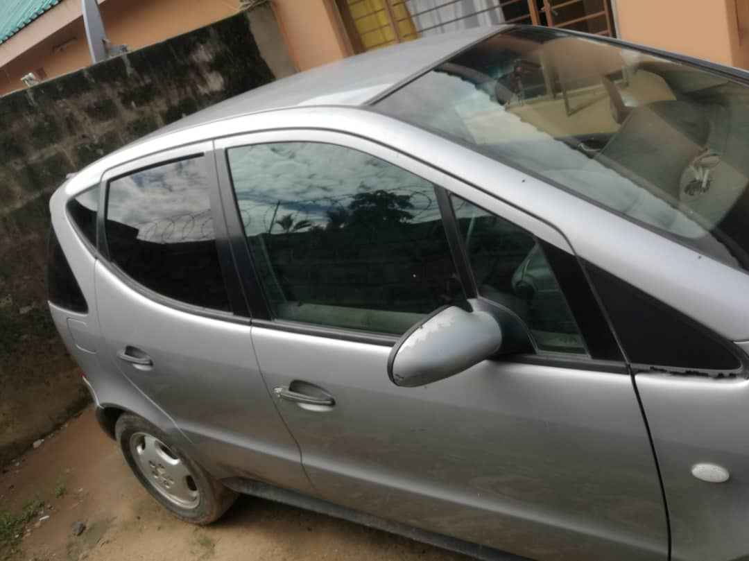 A picture of Benz A class for sale pressure gear box 30 pin