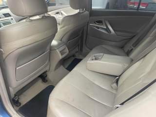 A picture of 2011 TOYOTA CAMRY LE