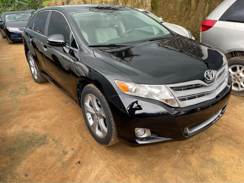 A picture of Naija used 2011 Toyota Venza XLE