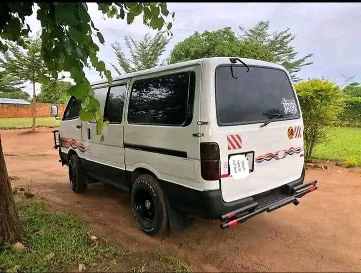 A picture of TOYOTA HIACE 1RZ MINI BUS FOR SALE QUICK SALE