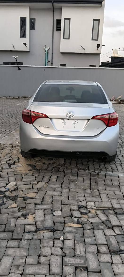 A picture of TOYOTA COROLLA 2018
