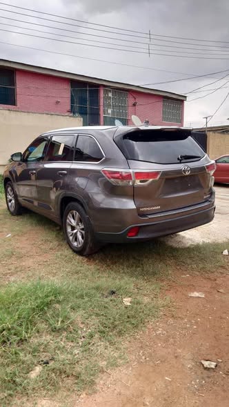 A picture of Toyota Highlander 2015