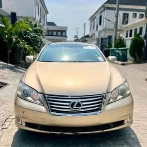 A picture of FOREIGN USED 2010 LEXUS ES350 FULL OPTION Accident Free Panoramic