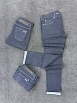 A picture of JEANS
