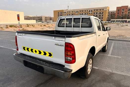 A picture of Toyota Hilux pic up 2009 gcc diesel watsapp 44wheel 0551513562