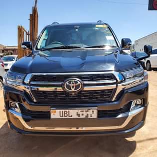 A picture of V8 2014 2018 180M