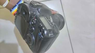 A picture of CANON 7D BODY WITH 2 BETTER CF CARD GB32 NA