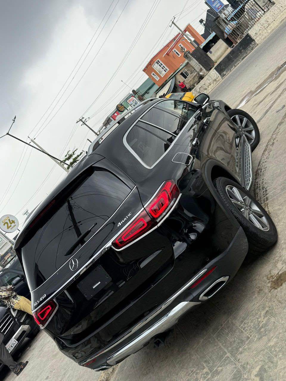 A picture of Mercedes Benz GL450