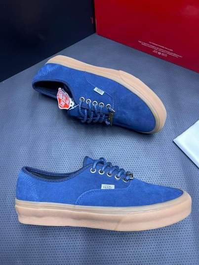 A picture of VANS SIZE 40 45 TUPO KIMARA KARIAKOO DSALAAM NORMAL CALL