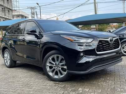 A picture of Toyota highlander 2020