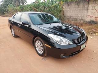 A picture of Lexus ES330