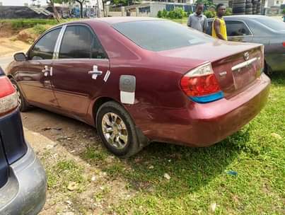 A picture of Extremely Sharp Toyota Camry LE 2006 on distress 3 1m