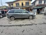 A picture of Awoof Toyota sienna urgently for sale
