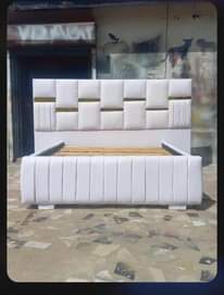 A picture of Bad sofa 220.000 usafir bure