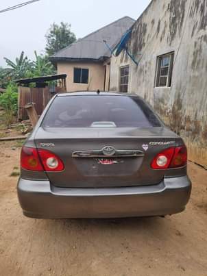 A picture of Toyota Corolla 04