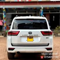 A picture of QUICK SALE LAND CRUISER V8 VZ