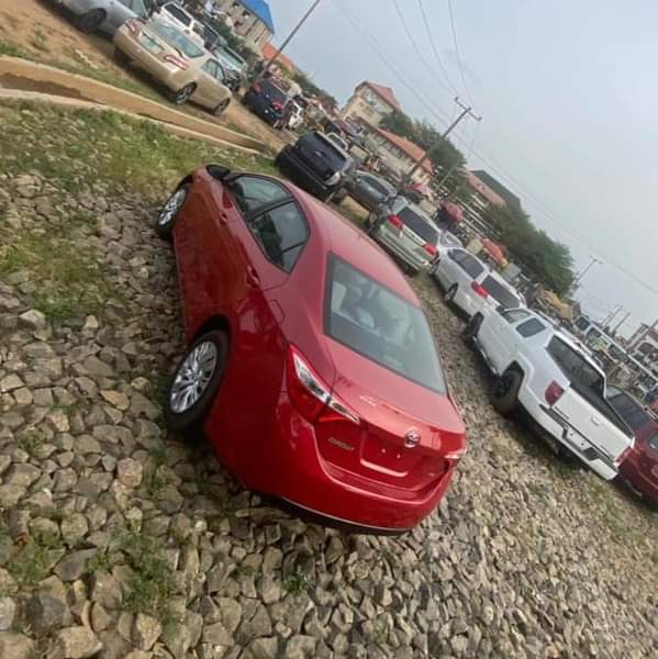 A picture of 2016 Toyota Corolla tokumbo Price 14 5m give away price