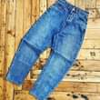 A picture of BOYFIREND JEANS