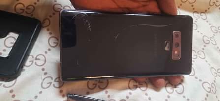 A picture of Samsung note 9