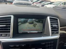 A picture of Mercedes Benz ml350