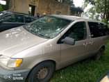 A picture of 2003 Toyota Sienna