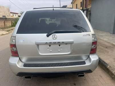 A picture of 2005 ACURA MDX USED