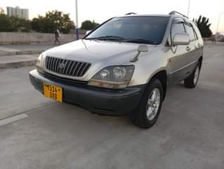 A picture of TOYOTA HARRIER