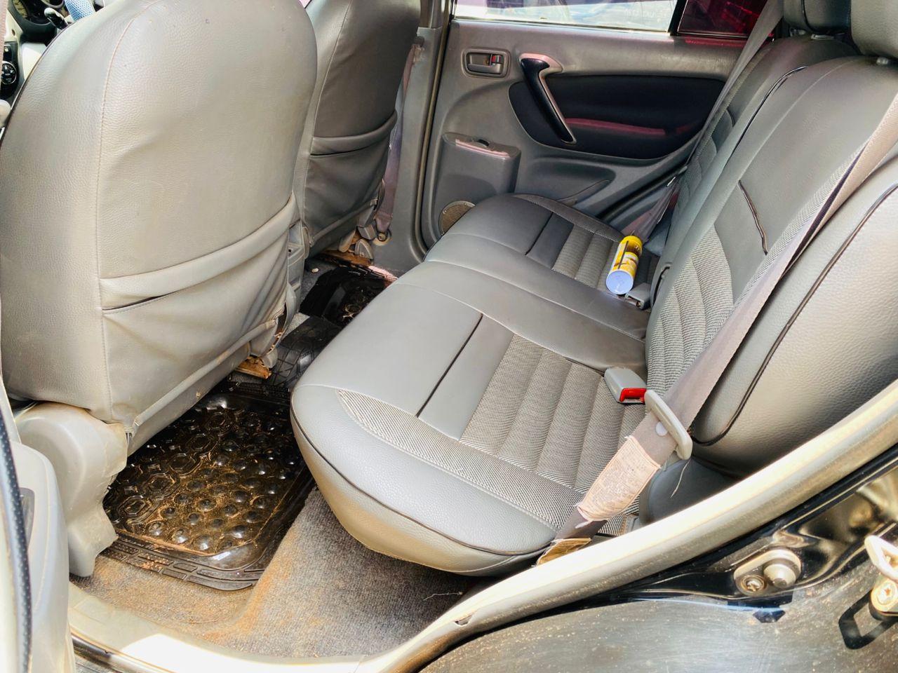 A picture of Rav 4 2002